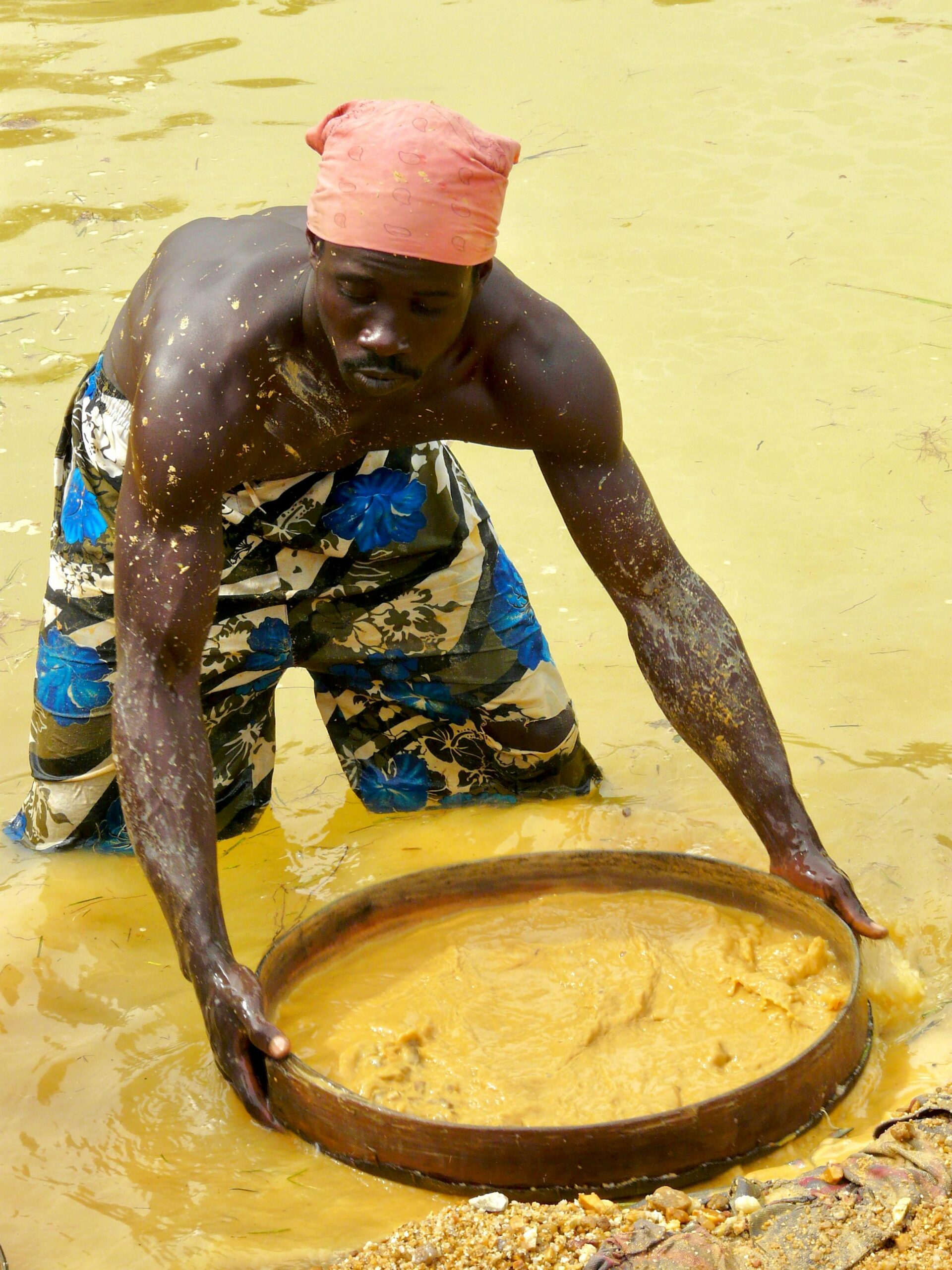 Senegal Unveils Sweeping Reforms to Gold Mining Sector, Raises Royalties and Tightens Local Content Rules