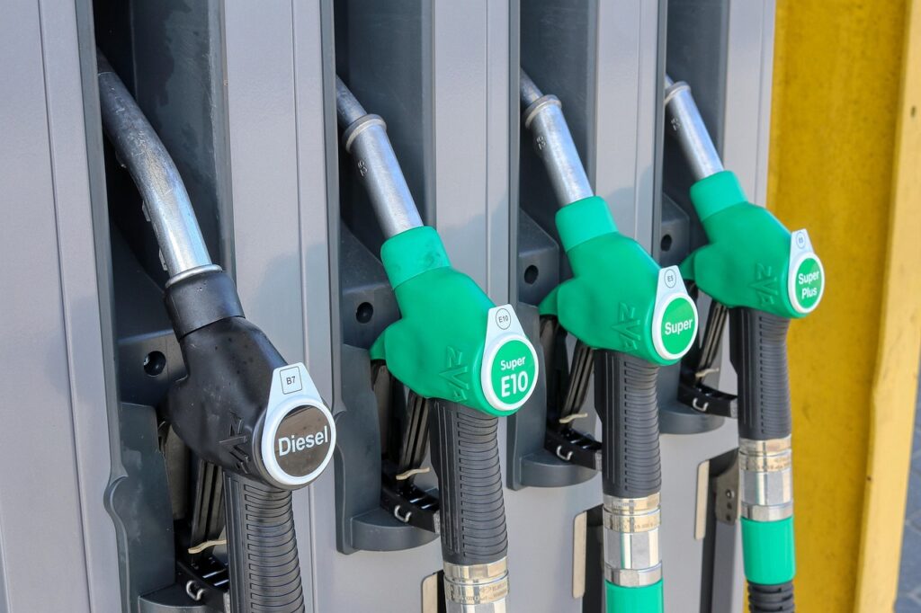 Malawi fuel crisis petrol station queue