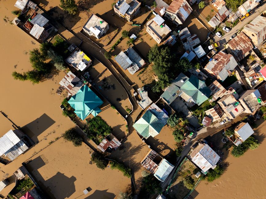 Flooding in Accra kills 13 as authorities warn of further storms