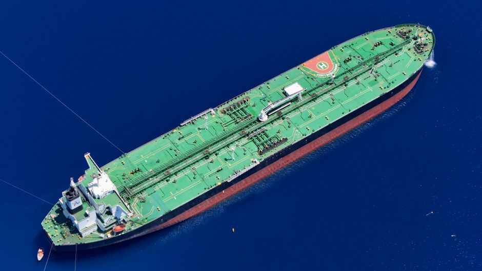 Oil prices climb as US-Iran tensions cloud Strait of Hormuz recovery