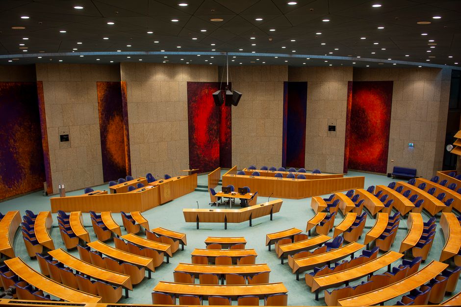 Zimbabwe Bill to Scrap Presidential Elections Sparks National Debate