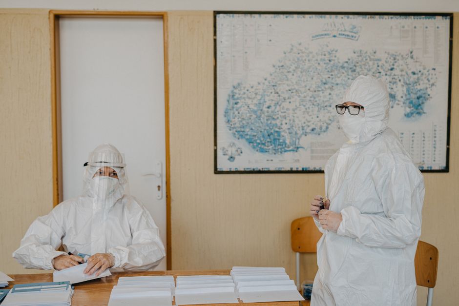 Delayed Ebola Response Threatens Billions in Costs for DR Congo and Uganda, Think Tank Warns