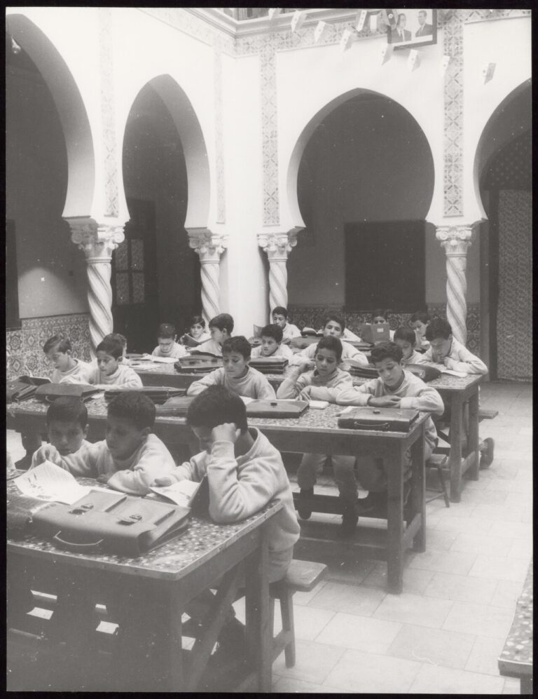 Algeria puts English ahead of French in primary schools